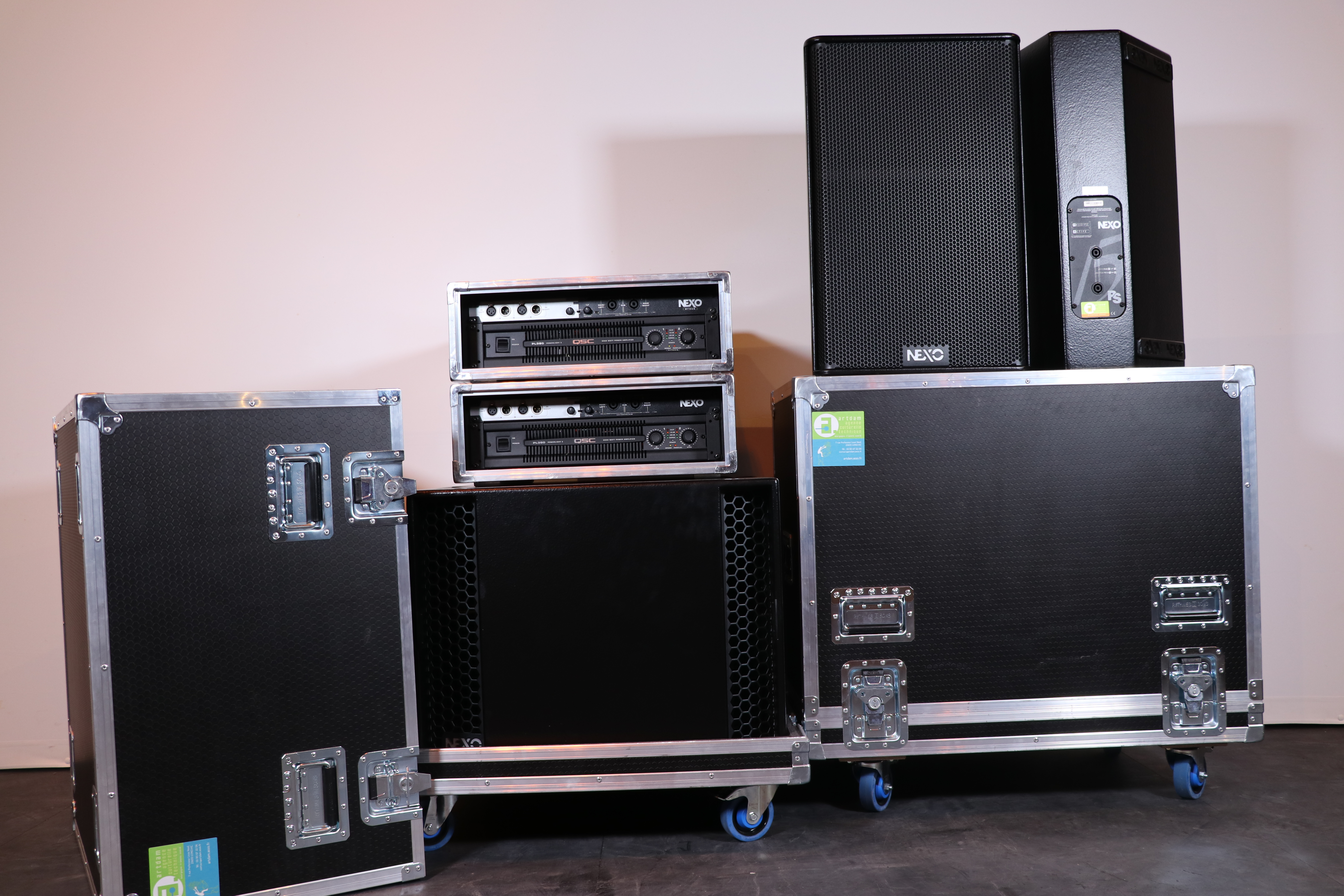 2 x Enceintes Nexo PS15R2 + 2 x SUB  LS18 + ampli NXAMP 4/4