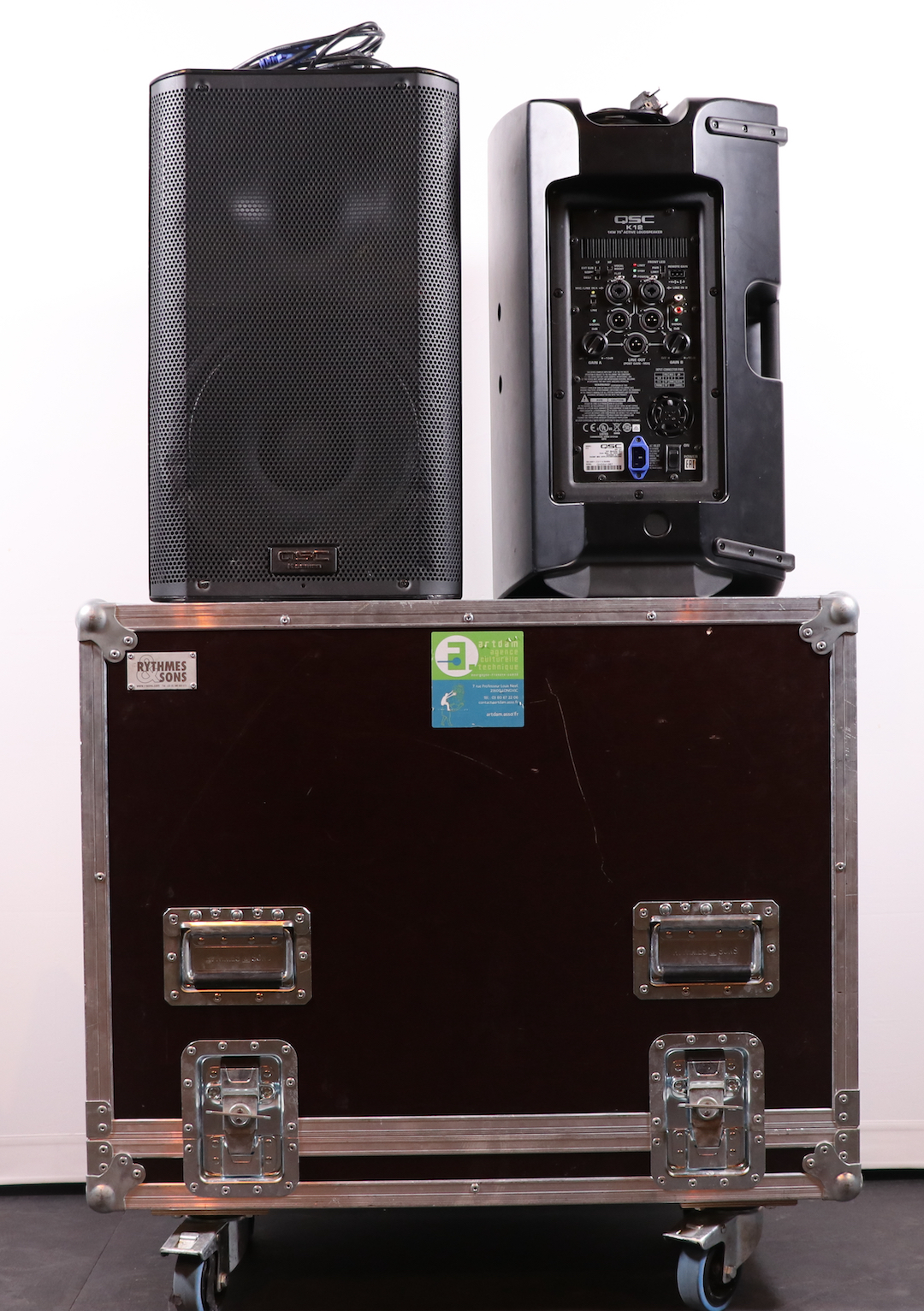 2 x enceintes amplifiées QSC K12-2  en flight case